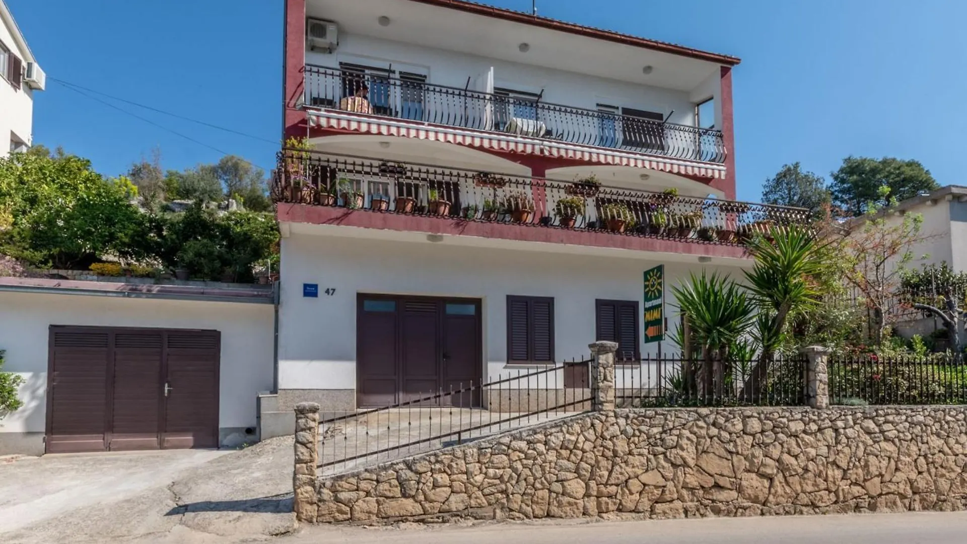 Charming Trogir Apartments With Balcony